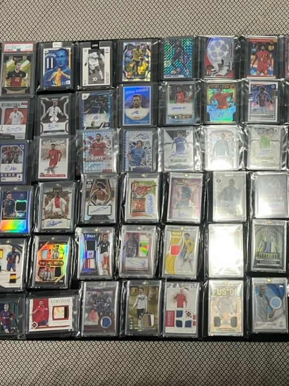 Pachet cu carduri cu staruri fotbalistice – Prizm Signature, teme Messi și Cafu; produse pentru fani; fotbal; fără personalizare; imprimarea siglei nu este posibilă