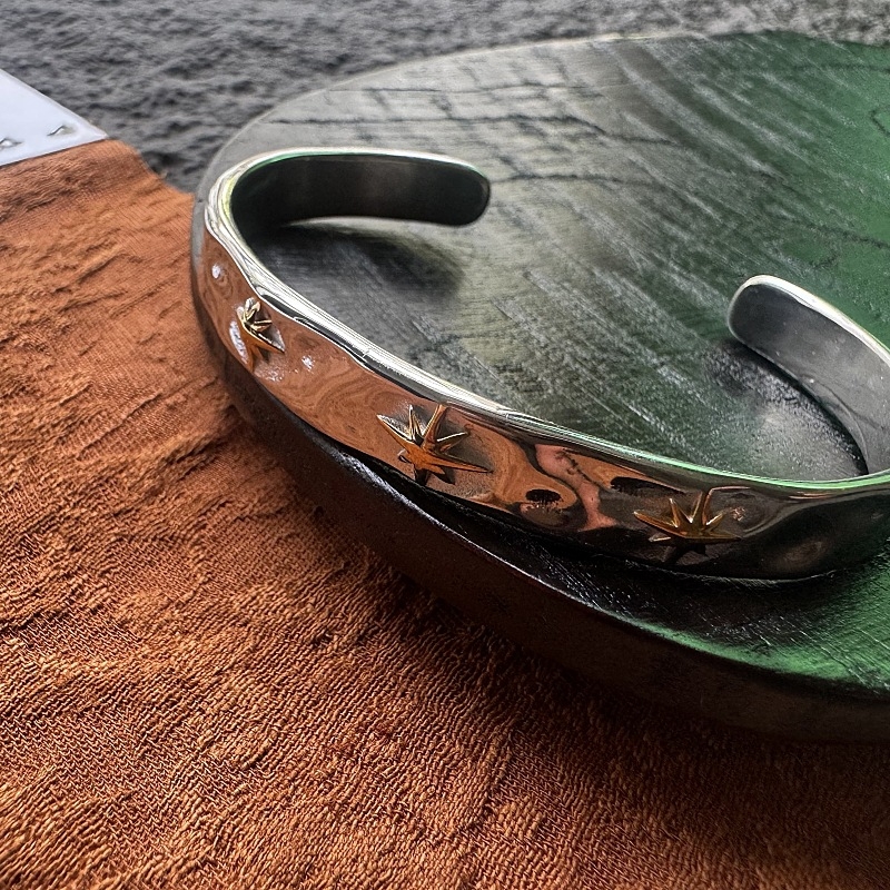 Nyitott rozsdamentes acél karkötő, uniszex, geometriai forma, arany bevonat