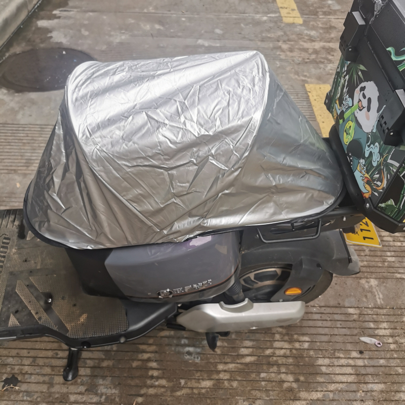 Autóponyva minden időre – napvédő és eső elleni védelem, egyszerű stílus