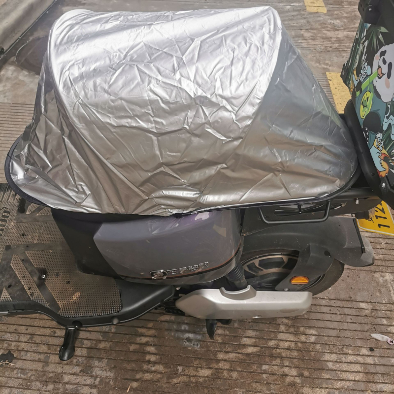 Autóponyva minden időre – napvédő és eső elleni védelem, egyszerű stílus