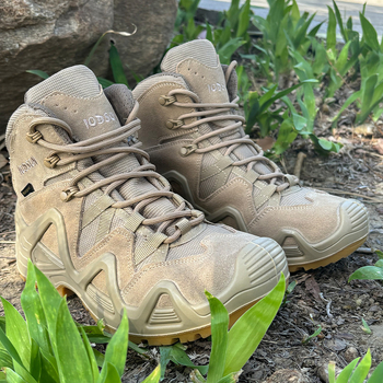 Μποτάκια πεζοπορίας μεσαίου ύψους – επάνω μέρος από δέρμα αγελάδας, EVA μεσαία σόλα, αντιολισθητική εξωτερική σόλα καουτσούκ, διχτυωτή επένδυση εσωτερικά