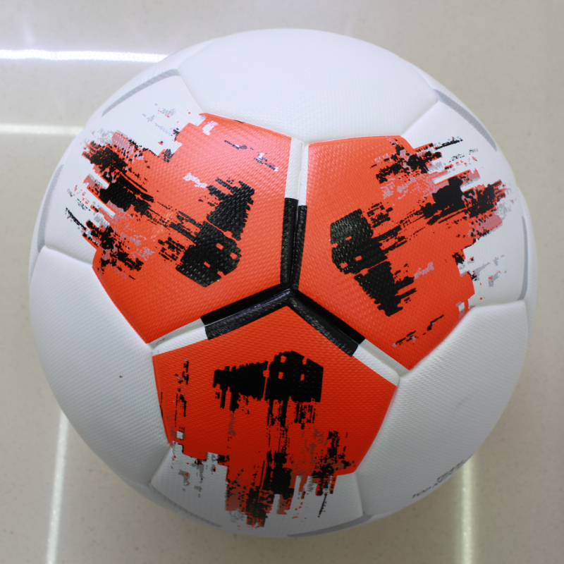 PU anyagú futball-labda ragasztott varrással, nyomtatott logó OK, gyermekeknek alkalmas