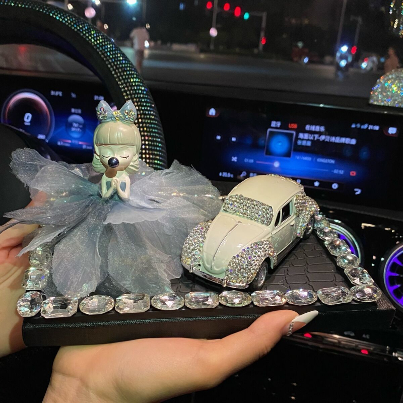 Auto ukras – crtani dizajn, od smole, za dekoraciju