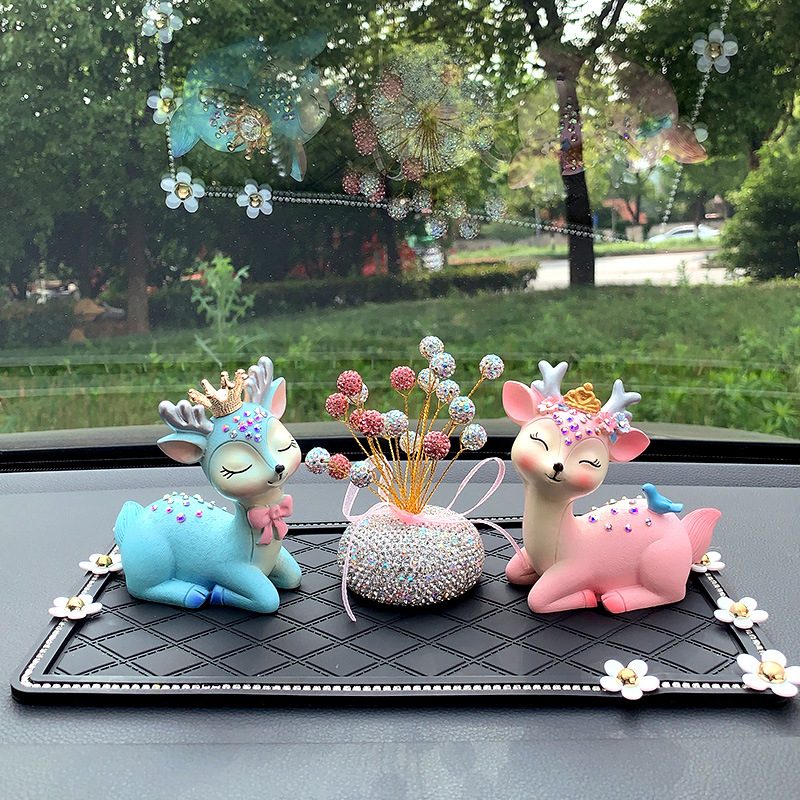 MY smoljena auto jelena ukras za središnju konzolu – dekorativni auto dodatak