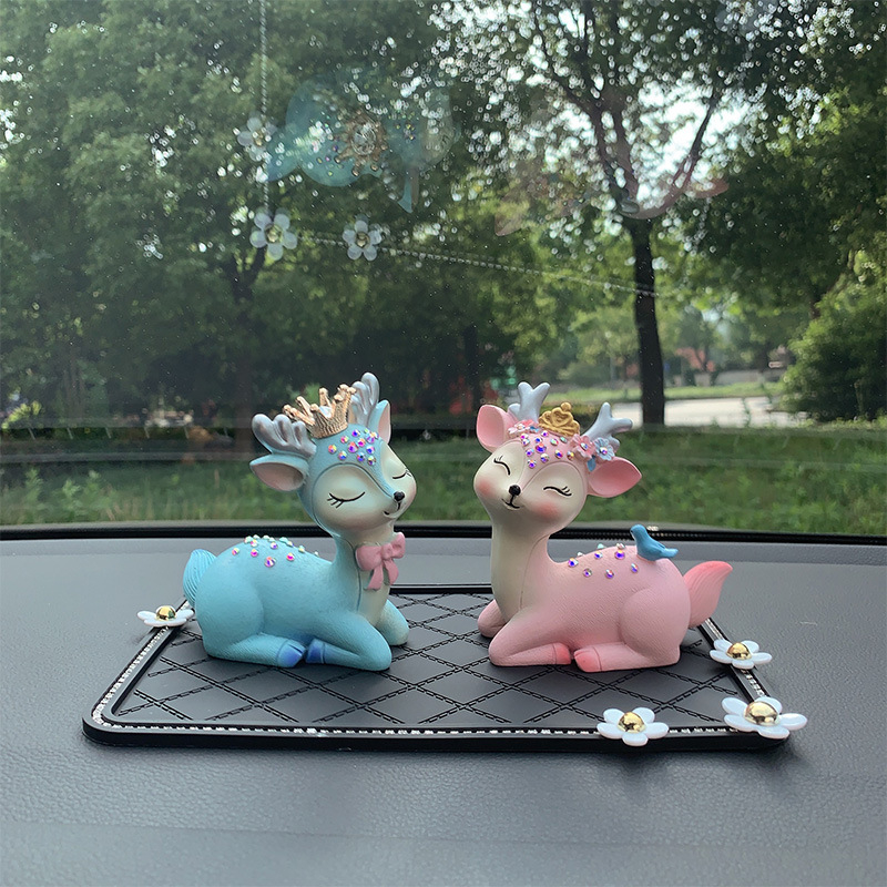 MY smoljena auto jelena ukras za središnju konzolu – dekorativni auto dodatak