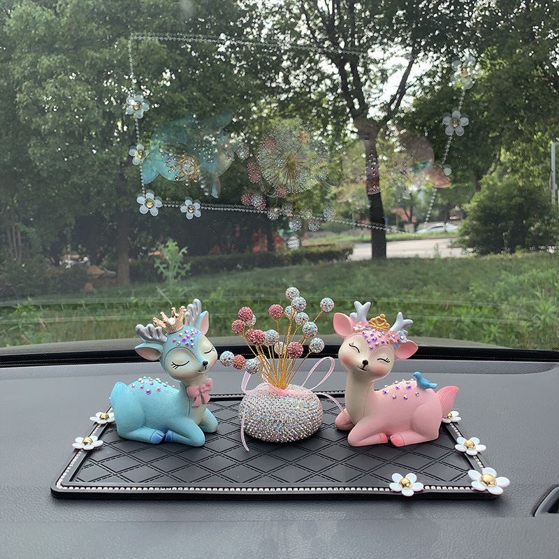 MY smoljena auto jelena ukras za središnju konzolu – dekorativni auto dodatak