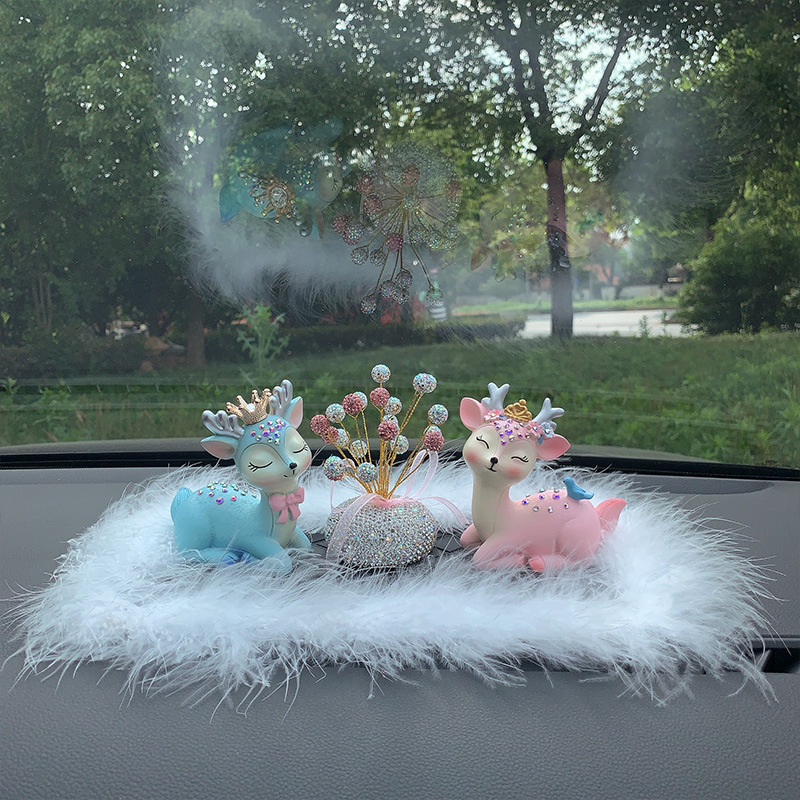 MY smoljena auto jelena ukras za središnju konzolu – dekorativni auto dodatak