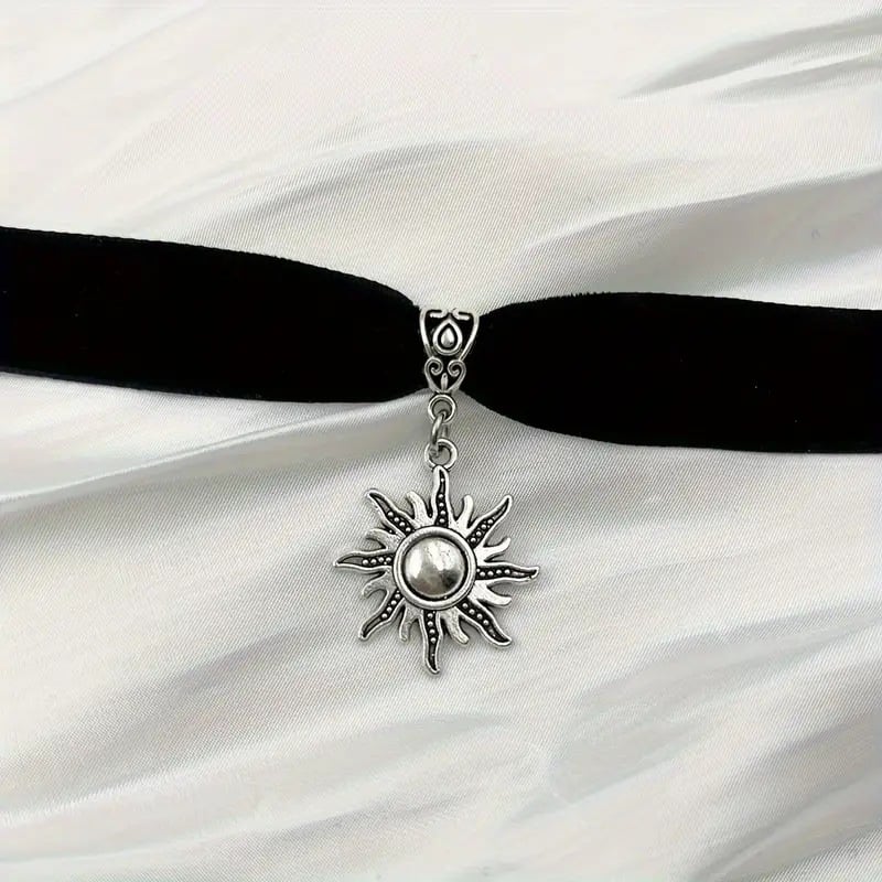 Колие със слънчев медальон, сплав, стандартна верижка, естествен стил, свеж и сладък