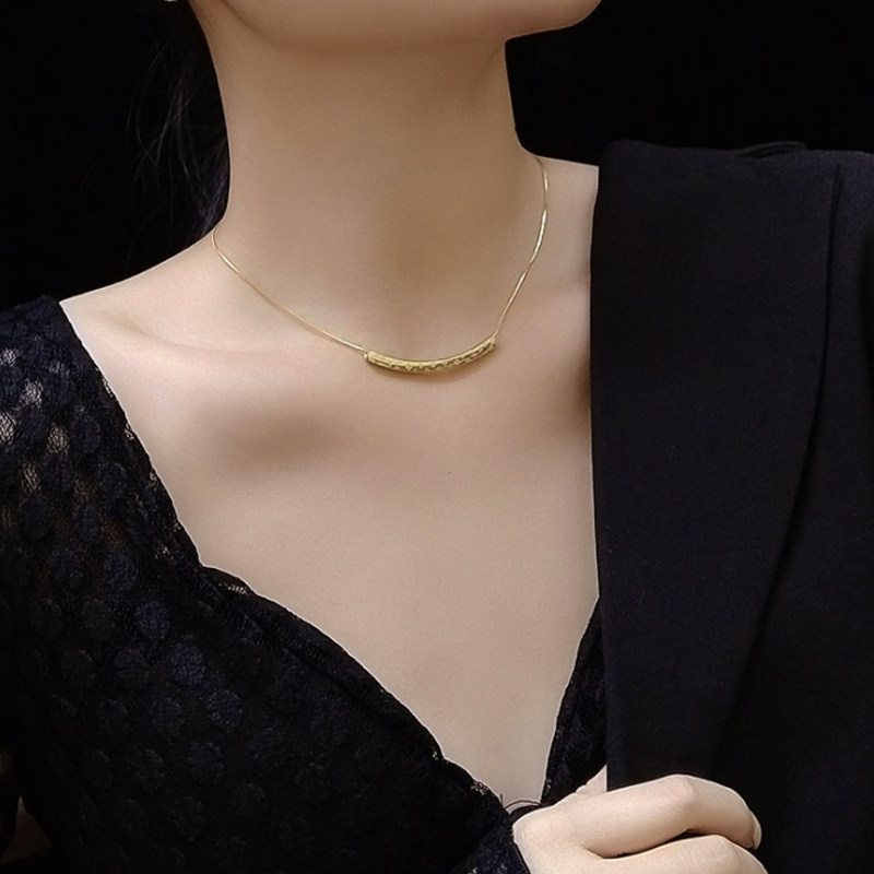 Vesta márkájú 18K aranyozott titánacél nyaklánc, elektroplazált felülettel, körméret 21–50 cm, medál titánacélt, lánc stílusa: más, könnyed luxus