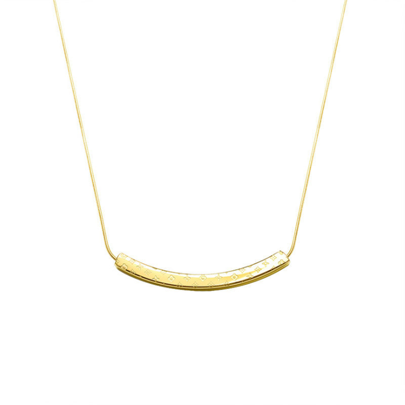 Vesta márkájú 18K aranyozott titánacél nyaklánc, elektroplazált felülettel, körméret 21–50 cm, medál titánacélt, lánc stílusa: más, könnyed luxus