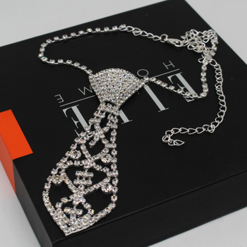 Metalni choker ogrlica s Rhinestones, regularni lanac, opseg 41–50 cm, težina 32 g