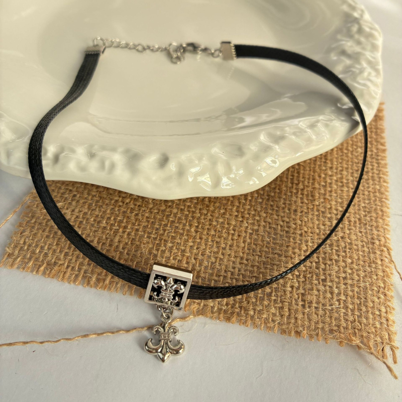 Kožni choker ogrlica s bakrenim privjeskom, ključna lanac, završni premaz za očuvanje boje