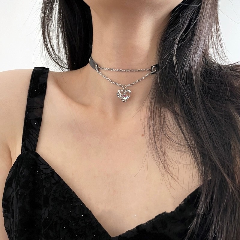Choker ogrlica s motivom srca, otvoren dizajn, višeslojna, ručno izrađena