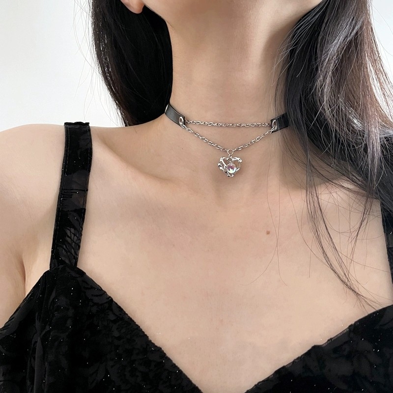 Choker ogrlica s motivom srca, otvoren dizajn, višeslojna, ručno izrađena