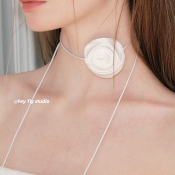 Ručni rad choker s cvjetnim dizajnom, Materijal: Plast/Smola; Obrada: Ručna; Stil: Cvijeće; Lanac: Konvencionalni lanac; Višeslojni: Da