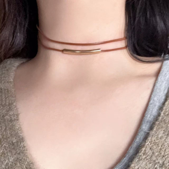 Огърлица с U-образен геометричен дизайн, корейски стил, мултислойна; материал: восък пчелен; висулка: сплав