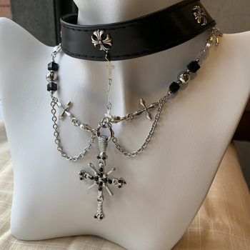 Harajuku stil ogrlica-choker s križnim privjeskom, geometrijskim kožnim detaljem, višeslojna, bakreni materijal, O lanac, za žene