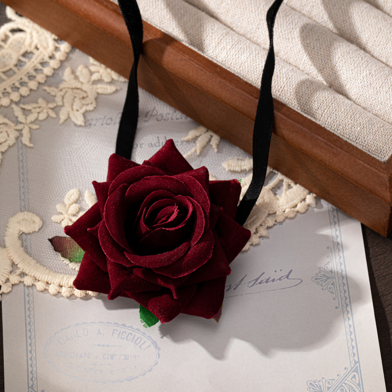 Колие от влакна с флорални мотиви, редовна верига, унисекс, висулка: друг, Зима 2024