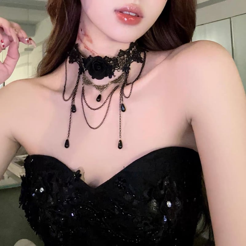 Choker ogrlica s čipkom i resicom, materijal tkanina, cvjetni oblik, 20 g