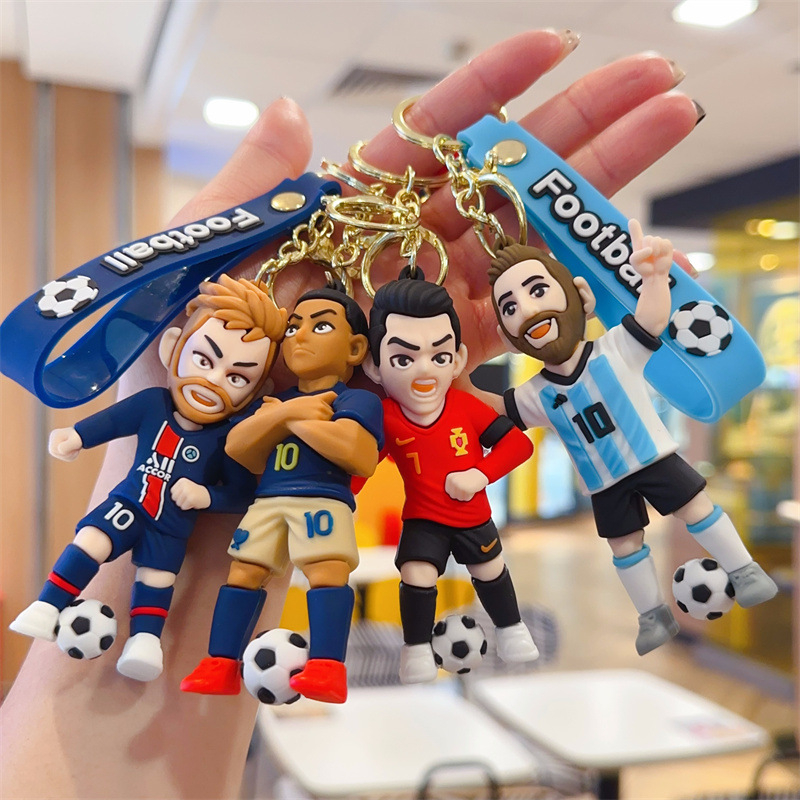 Futball kulcstartó – rajzfilm stílusú PVC medál, egyenként csomagolva