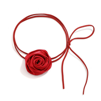 Ogrlica s cvjetnim motivom i klavikularnim lancem - Ručno izrađena, mješavina materijala, proljeće 2024, Ženski nakit