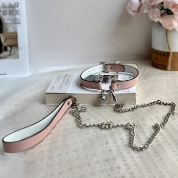 Mačji ogrlica s zvonom, kožni materijal i lanac u stilu zmijske kosti, svježi i slatki stil, proljeće 2025