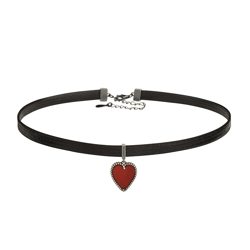 Choker ogrlica - titanijeva čelična, ugraviran žad, korejski stil, srčani motiv