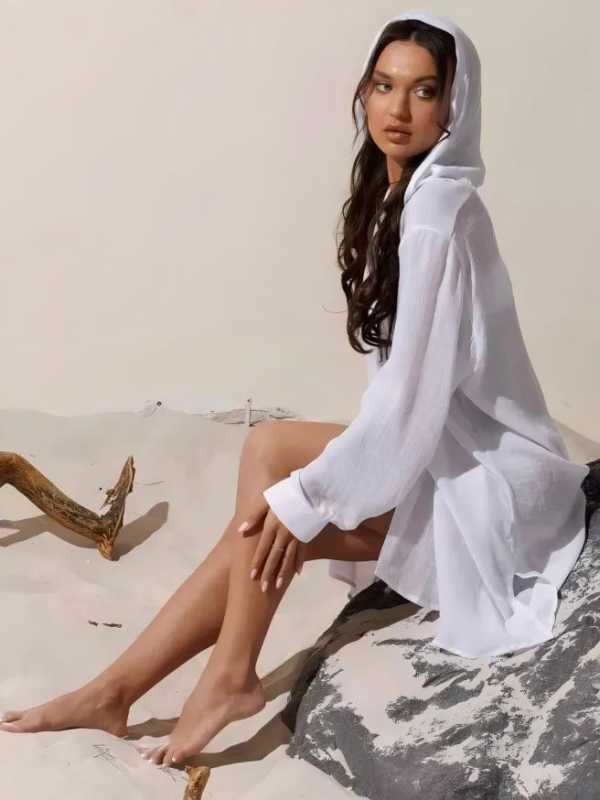 Plažni pokrovni gornji dio za bikini: vanjski poliester, podstava od pamuka; 35% poliester / 65% pamuk; težina 180 g; za plivanje i vodene športove