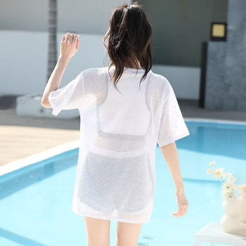 Ženski konzervativni kupaći kostim s tri dijela: odvojeni gornji dio uz labavi vanjski top, cvjetni uzorak, jastučić za prsa, tkanina poliester/nailon