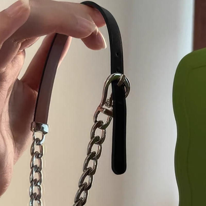 Geometrijski chok­er ogrlica od legure, s klavikularnom lancem i privjeskom od legure, elektroplatirano