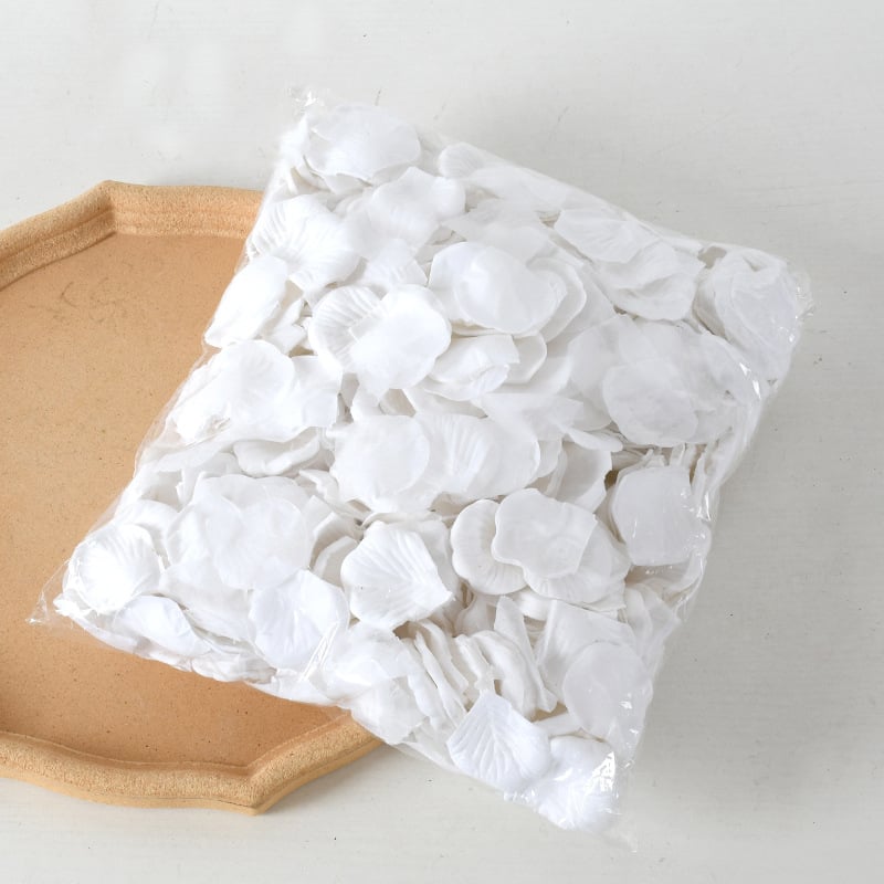 Пакет изкуствени рози листчета за годеж и сватба, нетъкан текстил, проста опаковка, марка Rusen Wedding