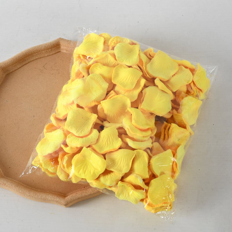 Пакет изкуствени рози листчета за годеж и сватба, нетъкан текстил, проста опаковка, марка Rusen Wedding