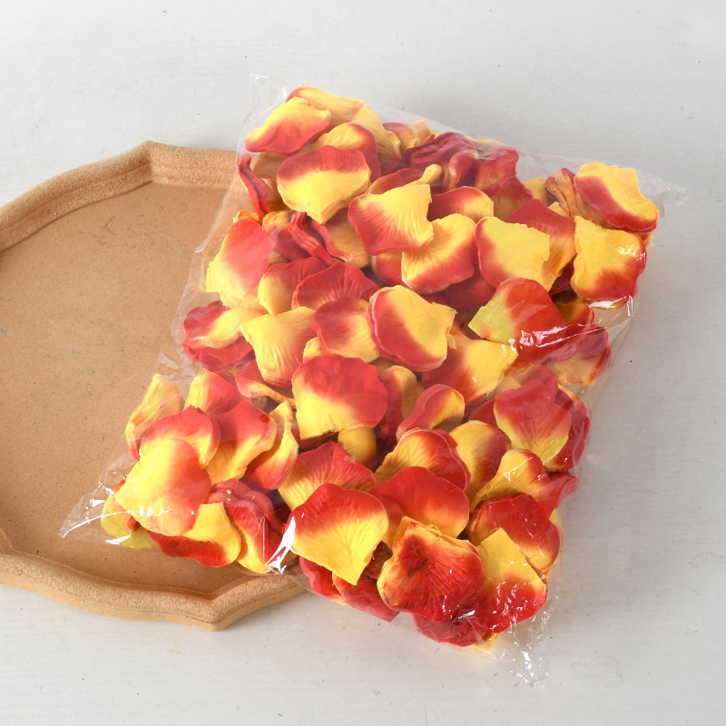 Пакет изкуствени рози листчета за годеж и сватба, нетъкан текстил, проста опаковка, марка Rusen Wedding