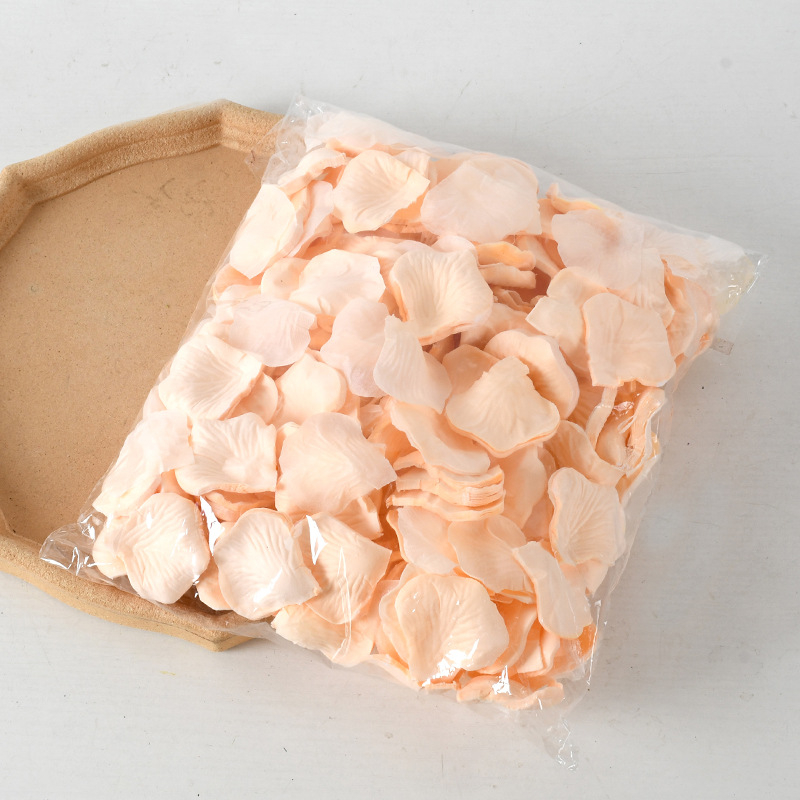 Пакет изкуствени рози листчета за годеж и сватба, нетъкан текстил, проста опаковка, марка Rusen Wedding