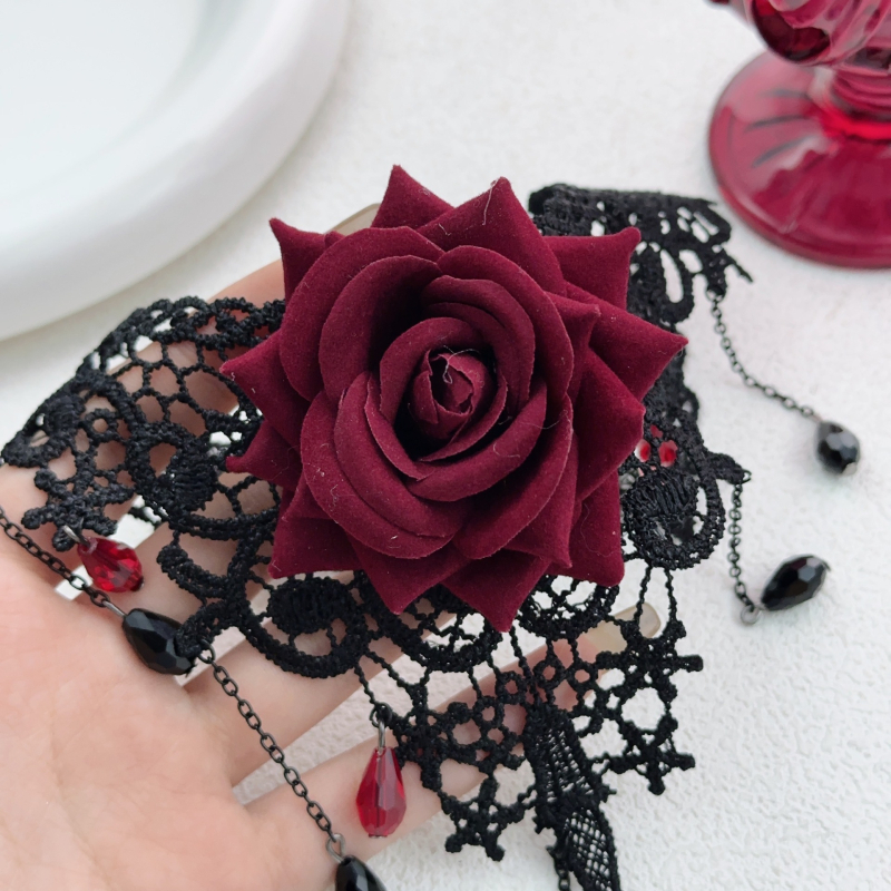 Gotički čipkasti chokers ogrlica s motivom ruže; Materijali: miješani materijali; Lanac: lanac ključne kosti; Privjesak materijal: miješani materijali; Značka: Steel magic; Stil: Tamno.