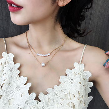 Dvostruko slojevita biserna choker ogrlica s privjeskom od majčinske biserne perle, kapljasti stil, zmijska kost lanac, Readsilenter