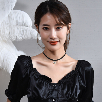 Choker ogrlica s privjeskom u obliku cvijeta, titan čelik, lanac klavikule, Chanel stil