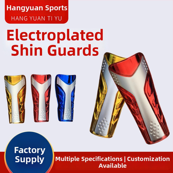 Ľahký chránič holennej časti s remienkami pre futbal – priedušný, z plastu, pre deti aj dospelých