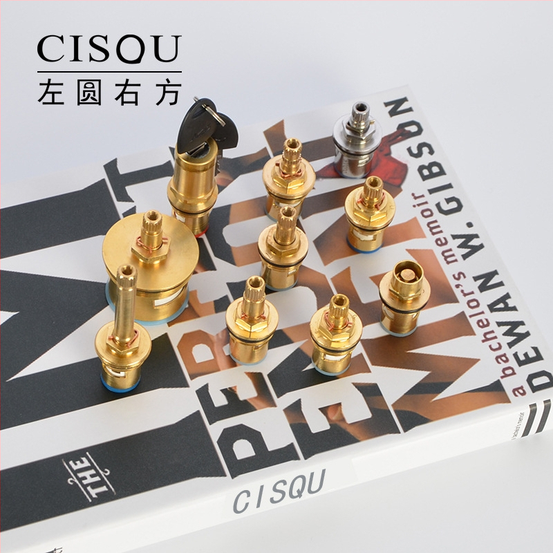 Uholový ventil pre horúcu a studenú vodu s mosadzným telom, keramickým jadrom ventilu a meďovou hlavou, 90° otáčanie, Maximálna teplota 90°C