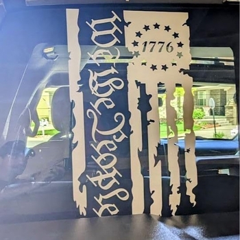 Βινύλ αυτοκόλλητο για πίσω πόρτα φορτηγού – We The People Flag 1776, σώμα αυτοκόλλητου, εγκατάσταση με κόλλα