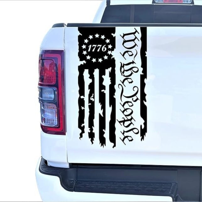 Βινύλ αυτοκόλλητο για πίσω πόρτα φορτηγού – We The People Flag 1776, σώμα αυτοκόλλητου, εγκατάσταση με κόλλα