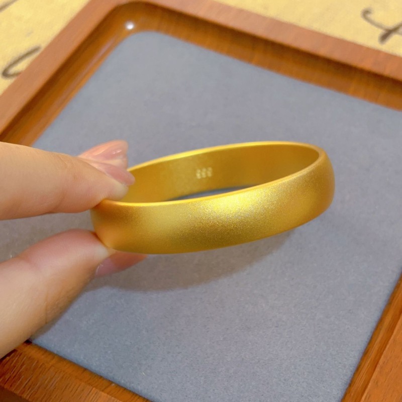 Aranyozott réz karkötő matt felülettel, széles geometriai dizájn, uniszex