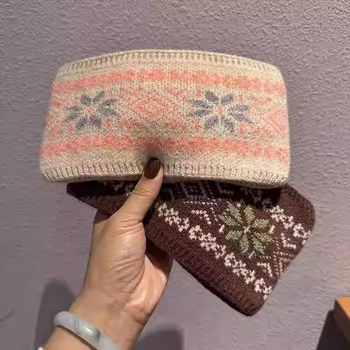 Σε μοντέρνο στυλ πλεκτή λωρίδα για το κεφάλι‑φουλάρι, αστέρι σχήματος και καρό μοτίβο, φθινόπωρο 2023, μοντέλο Qin Lan