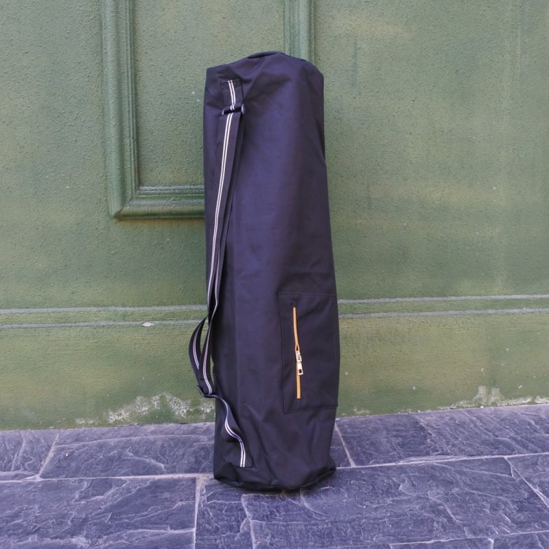 Vízálló búváruszonyos hátizsák, nagy kapacitású, alkalmas kültéri sportokra és tollaslabdára