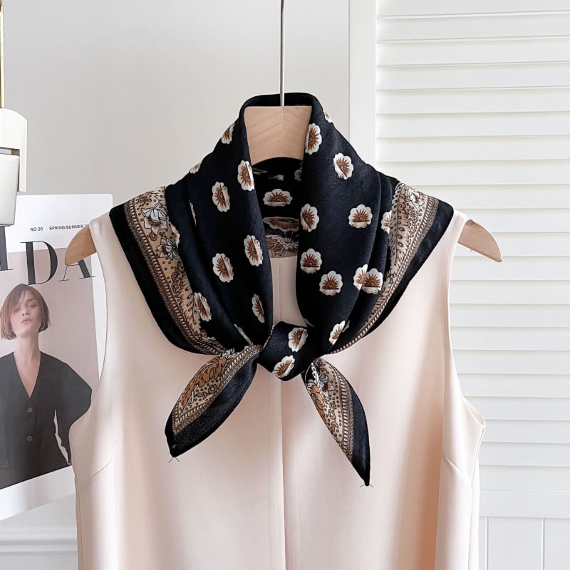 Τετράγωνο φουλάρι από πολυεστερικό ύφασμα, φθινοπωρινή Twill ύφανση με εκτύπωση, καταγωγή Hangzhou, στυλ κομψών μετακινήσεων