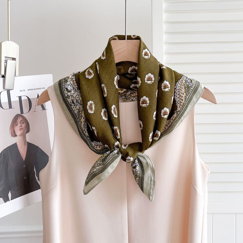 Τετράγωνο φουλάρι από πολυεστερικό ύφασμα, φθινοπωρινή Twill ύφανση με εκτύπωση, καταγωγή Hangzhou, στυλ κομψών μετακινήσεων