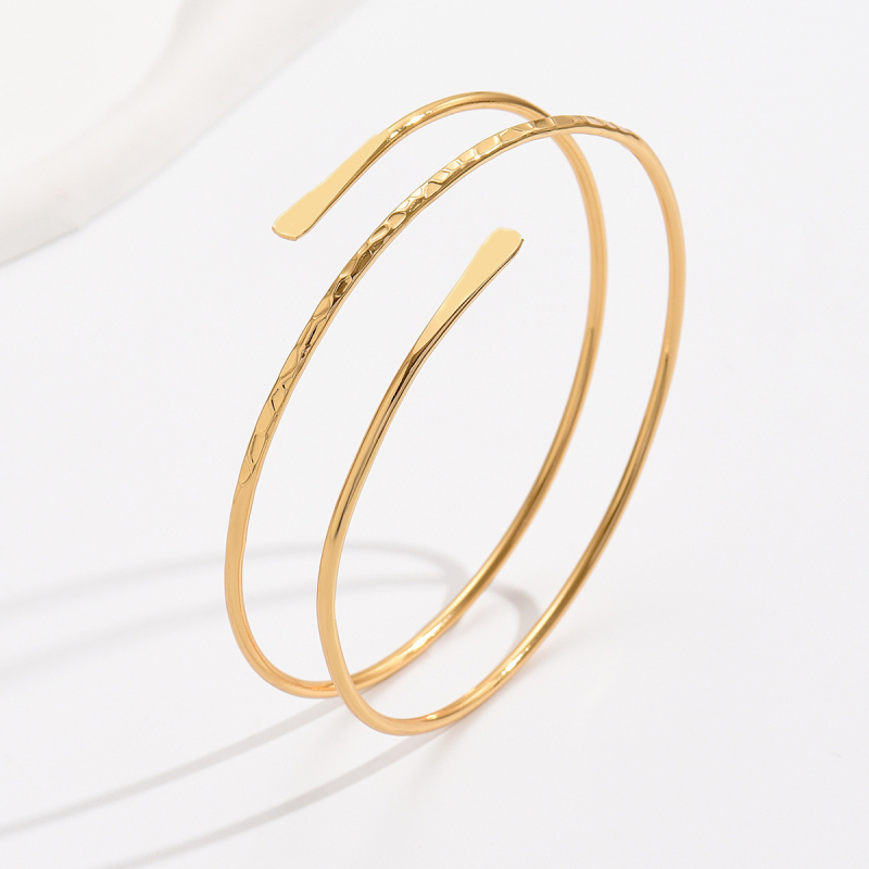 Metalna narukvica s otvorenim dizajnom, višeslojna, geometrijski stil, vintage inspiracija