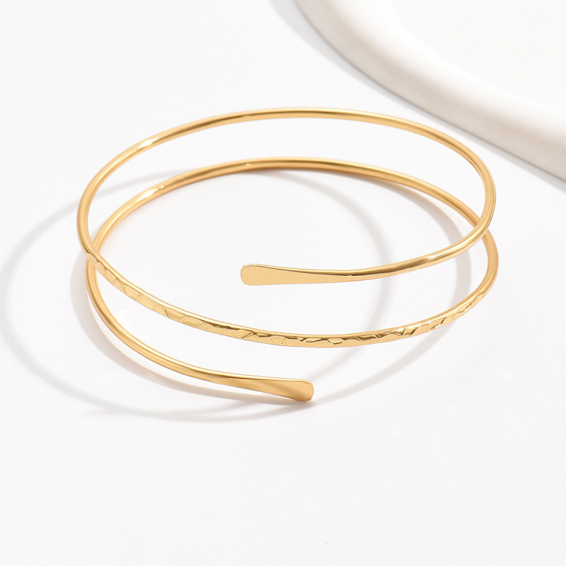 Metalna narukvica s otvorenim dizajnom, višeslojna, geometrijski stil, vintage inspiracija