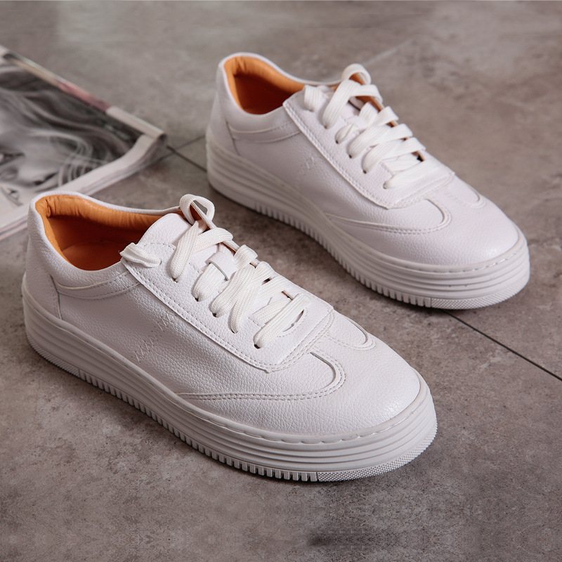 Női gördeszkás cipő vastag talppal, elöl fűzős, mikroszálas felsőrész, gumitalp, alacsony fazon