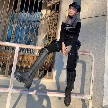 Női Knight csizma természetes bőrből, gumi talp, oldalsó cipzár, magas szár, kerek orr